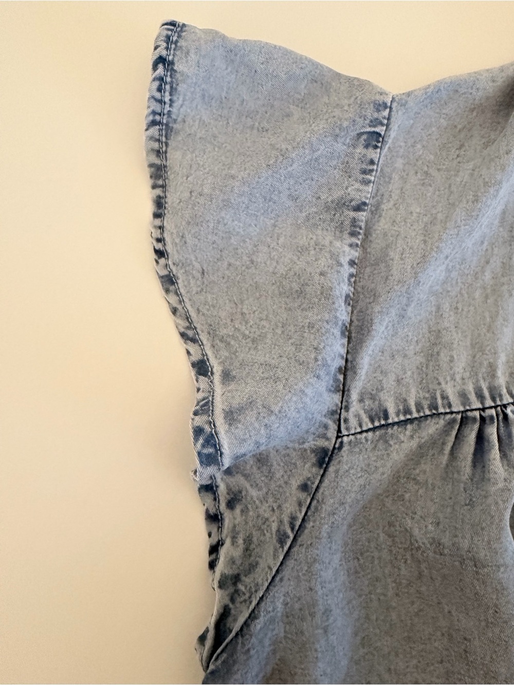 Jane + Delancey Chambray Ruffle Blouse | M | 100% Lyocell Button Front - Picture 5 of 9